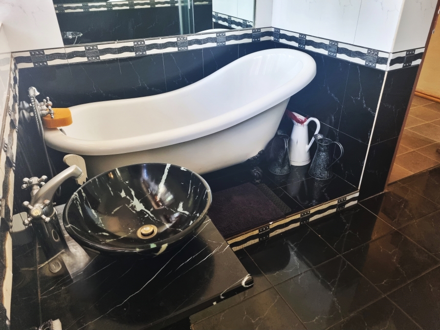 Commercial Property for Sale in Waterval East North West